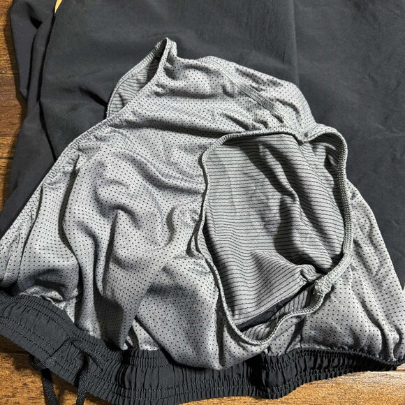 Mens Under Armour swimming trunks XL Black & Yellow - Picture 10 of 11